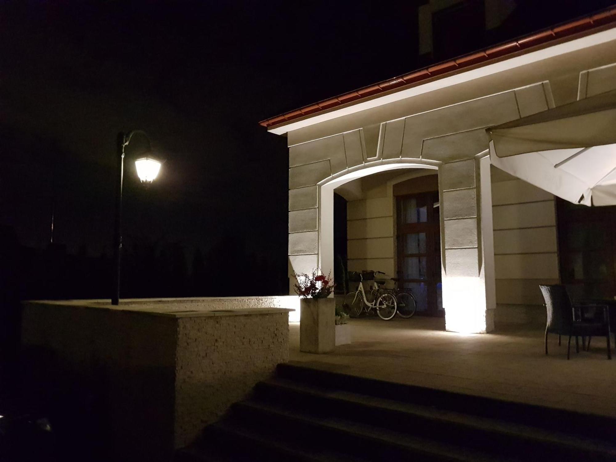 Hotel Trzy Róże Zemborzyce Dolne Exterior foto