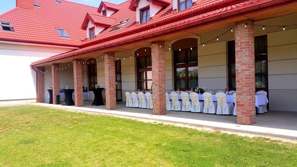 Hotel Trzy Róże Zemborzyce Dolne Exterior foto