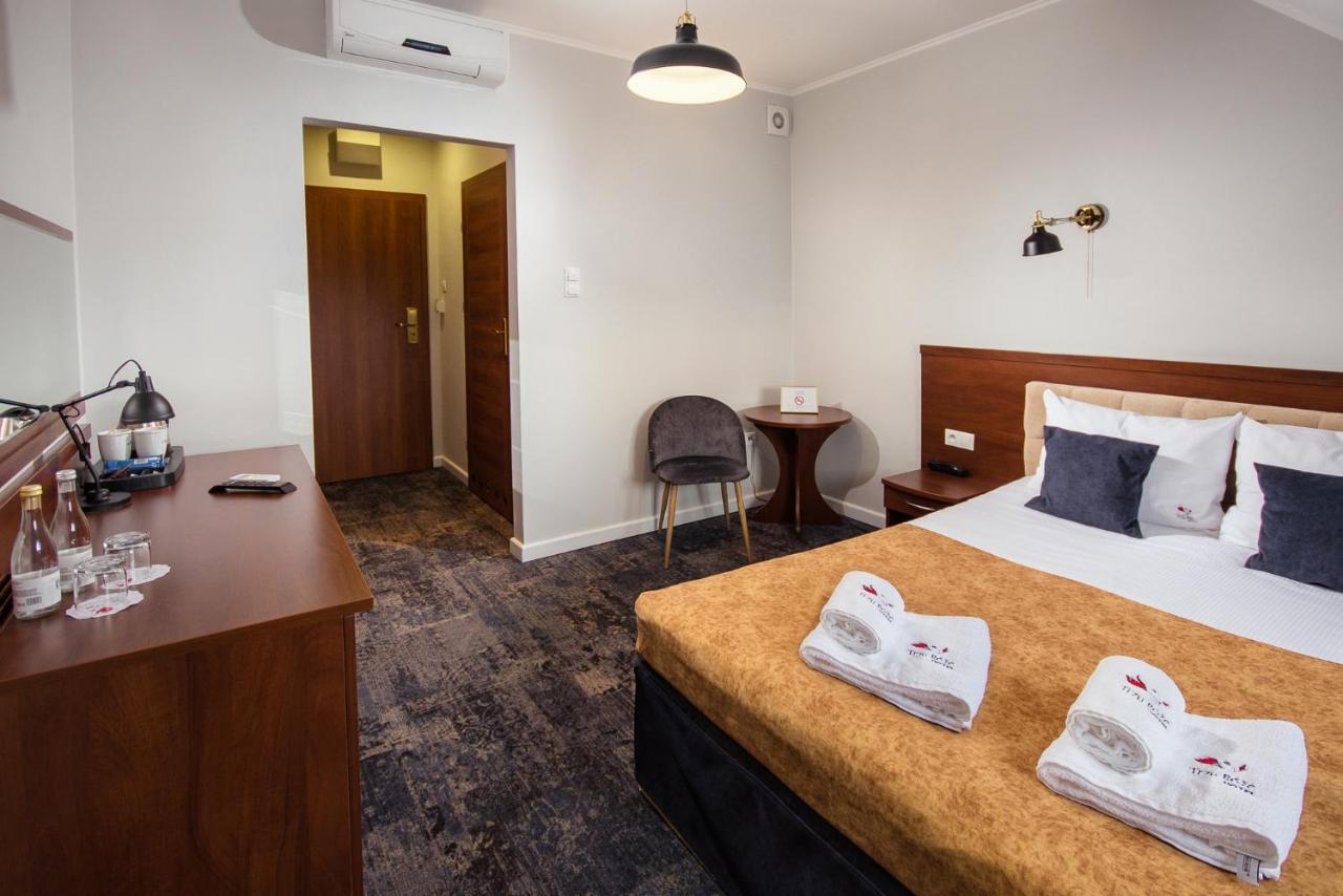 Hotel Trzy Róże Zemborzyce Dolne Exterior foto